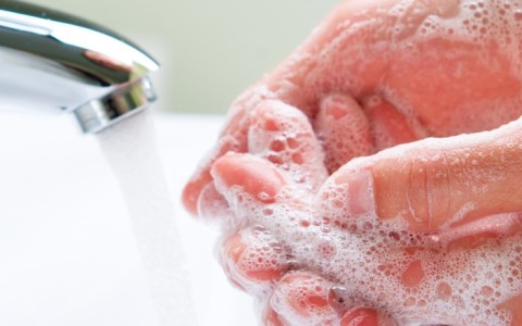 wash hands to prevent a cold