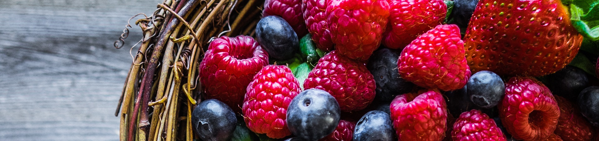 berries are foods that lower blood sugar