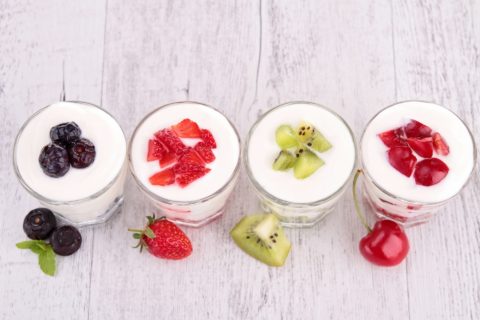 healthy breakfast idea plain yogurt and fresh fruit